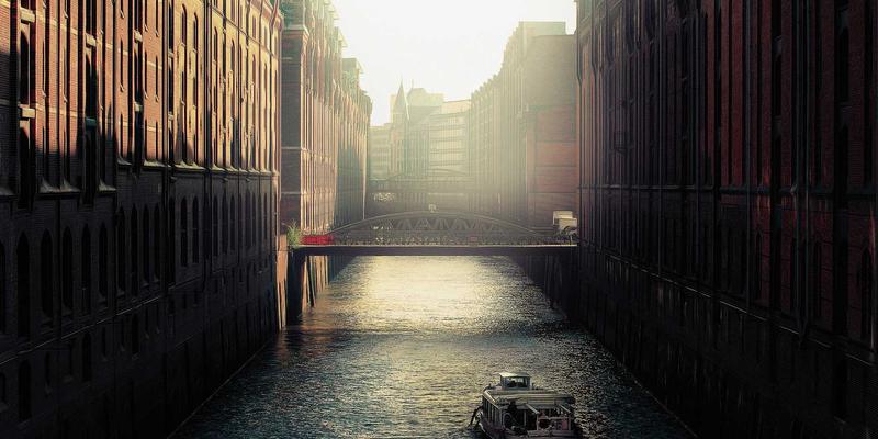 WSXDHL绿色物流实践：从智能仓储到新能源空运，如何通过可循环包装与碳足迹测算重塑快递服务